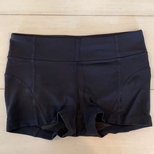 Lululemon short spandex shorts - black - size 4